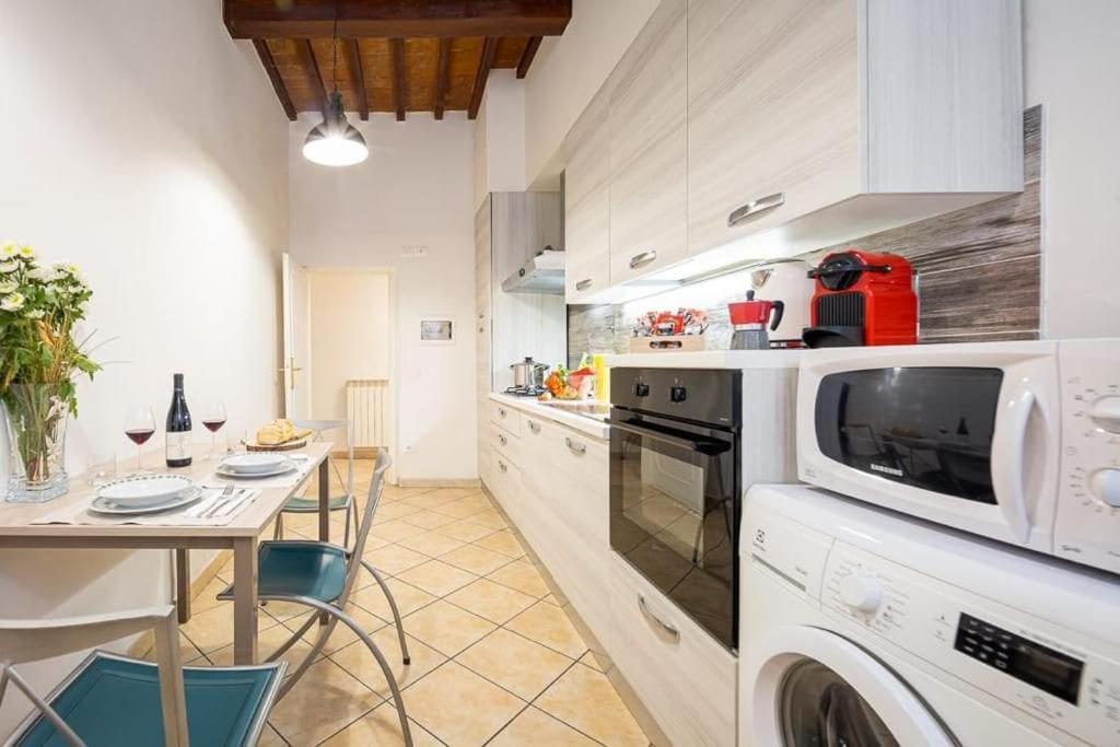 Santa Rosa Apartment - Oltrarno ฟลอเรนซ์ ภายนอก รูปภาพ