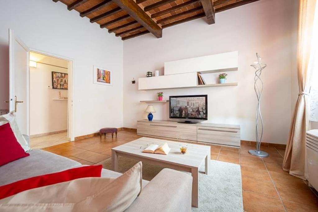 Santa Rosa Apartment - Oltrarno ฟลอเรนซ์ ภายนอก รูปภาพ