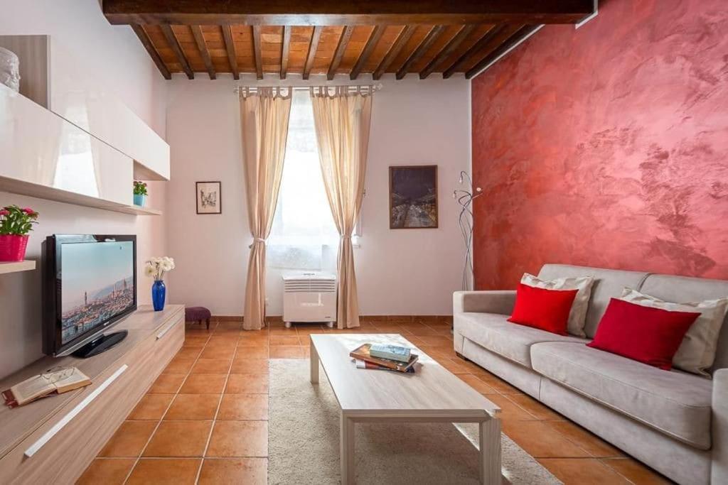 Santa Rosa Apartment - Oltrarno ฟลอเรนซ์ ภายนอก รูปภาพ